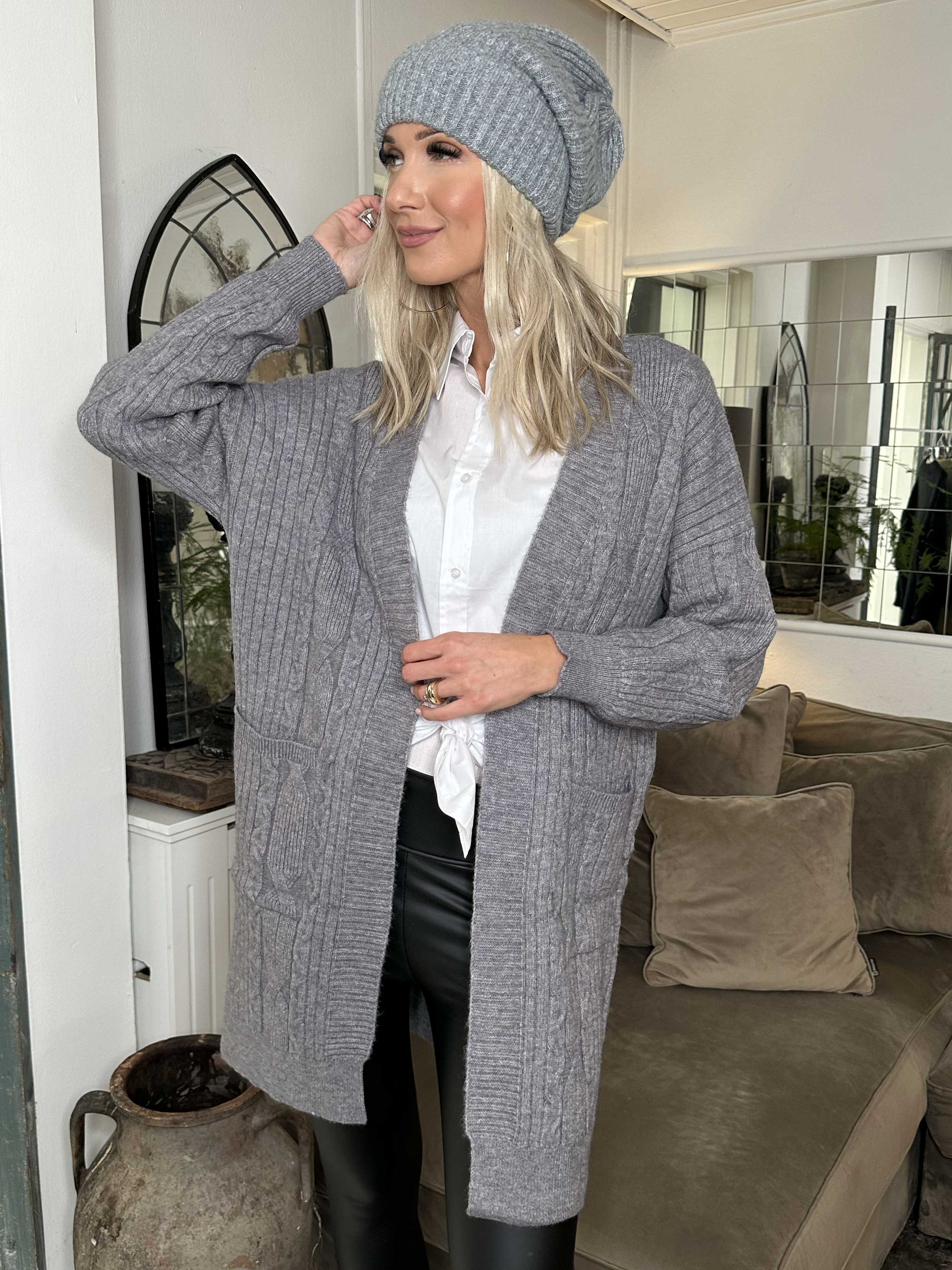 Valeria - Skön och tjock stickad kofta med fickor